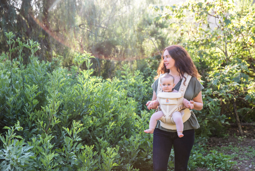 5 ways a baby carrier is better than a stroller