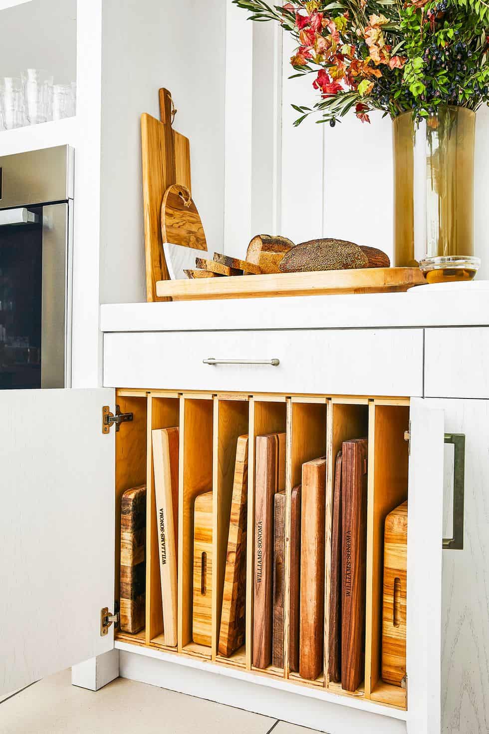 It seems like our kitchen can be quite like our closets: clutter and hard to manage